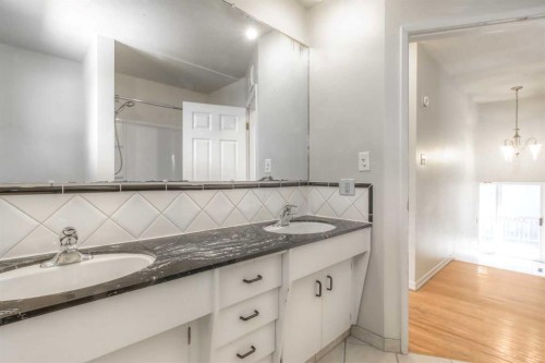 4512 Varsity Drive Nw, Calgary, AB 