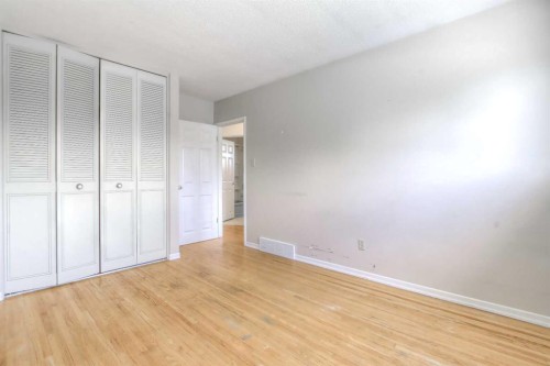 4512 Varsity Drive Nw, Calgary, AB 