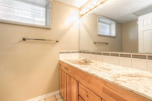 4512 Varsity Drive Nw, Calgary, AB 