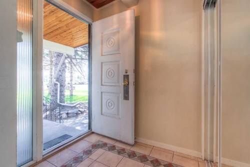4512 Varsity Drive Nw, Calgary, AB 