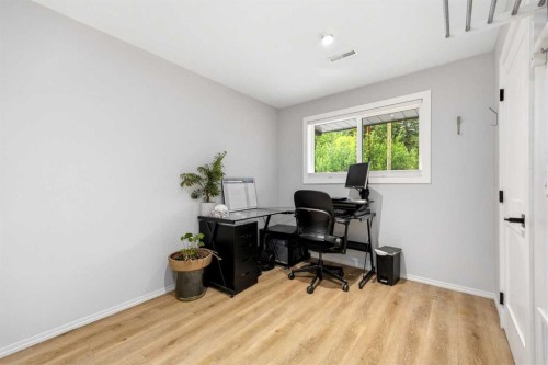 1-1061 Evergreen Circle, Canmore, AB - Indoor Photo Showing Office