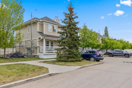 189 Country Village Manor NE Calgary, AB T3K 0L6