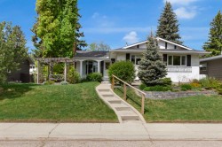 9715 Palishall Road SW Calgary, AB T2V 3T4
