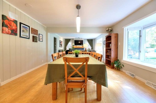 8908 33 Avenue Nw, Calgary, AB 