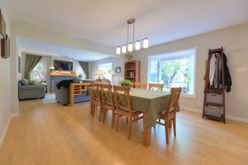 8908 33 Avenue Nw, Calgary, AB 