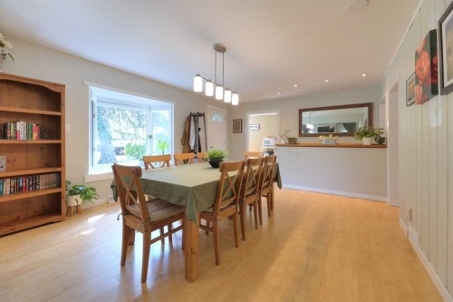 8908 33 Avenue Nw, Calgary, AB 