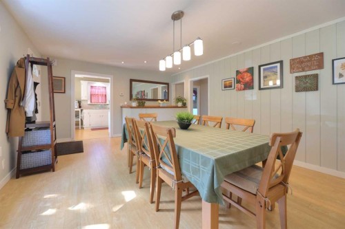 8908 33 Avenue Nw, Calgary, AB 