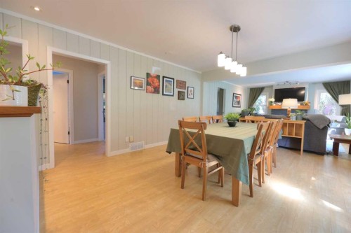 8908 33 Avenue Nw, Calgary, AB 