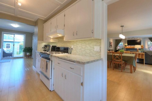 8908 33 Avenue Nw, Calgary, AB 