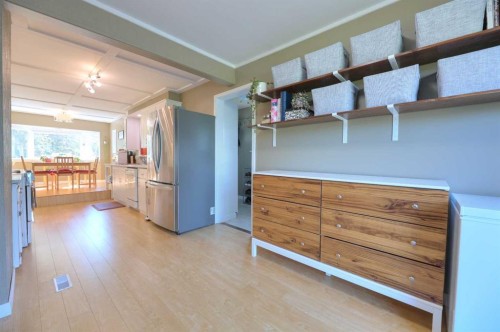 8908 33 Avenue Nw, Calgary, AB 