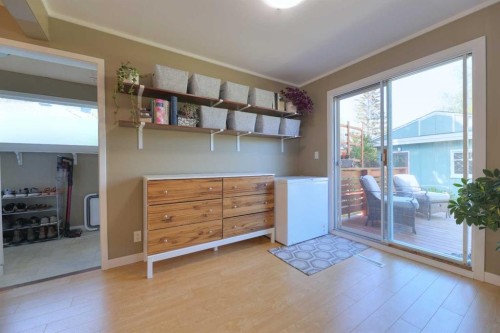8908 33 Avenue Nw, Calgary, AB 