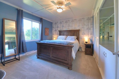 8908 33 Avenue Nw, Calgary, AB 