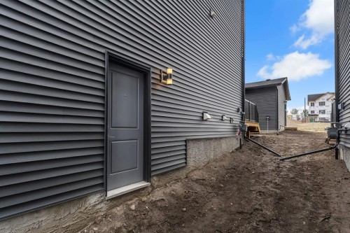 46 Tillotson Loop, Okotoks, AB 