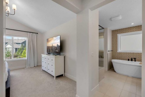 236 Marina Grove Se, Calgary, AB - Indoor