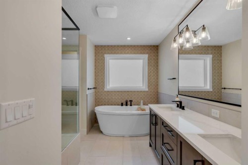 236 Marina Grove Se, Calgary, AB - Indoor Photo Showing Bathroom