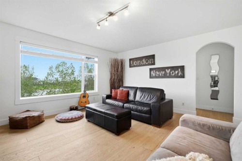 114 Cougarstone Crescent Sw, Calgary, AB - Indoor Photo Showing Living Room