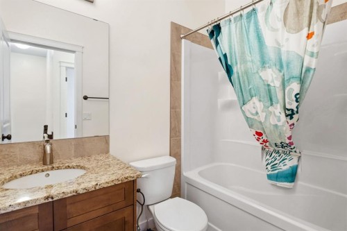 26 Violet Close, Olds, AB - Indoor Photo Showing Bathroom