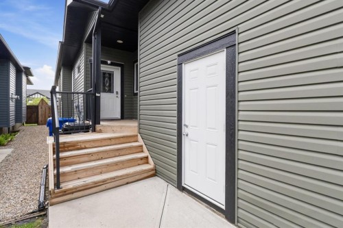 26 Violet Close, Olds, AB - Outdoor With Exterior