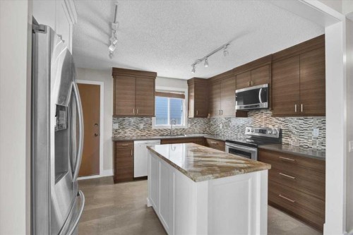 16207 Shawfield Drive Sw, Calgary, AB - Indoor Photo Showing Kitchen With Upgraded Kitchen