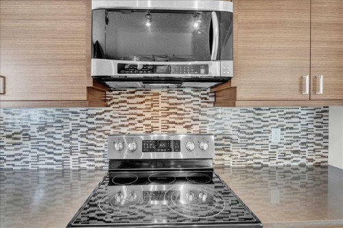16207 Shawfield Drive Sw, Calgary, AB - Indoor Photo Showing Kitchen