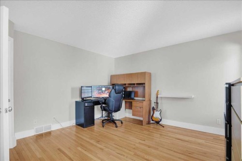 16207 Shawfield Drive Sw, Calgary, AB - Indoor Photo Showing Office