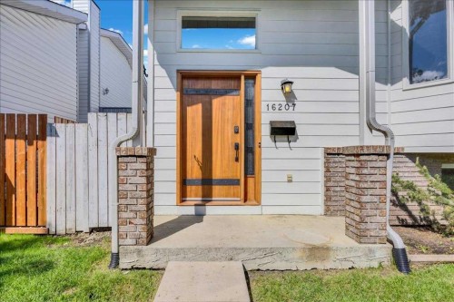 16207 Shawfield Drive Sw, Calgary, AB - Outdoor With Exterior