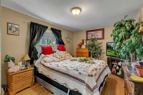 7621 23 Street Se, Calgary, AB 