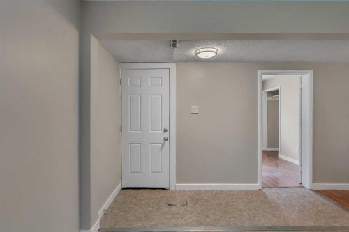 7621 23 Street Se, Calgary, AB 