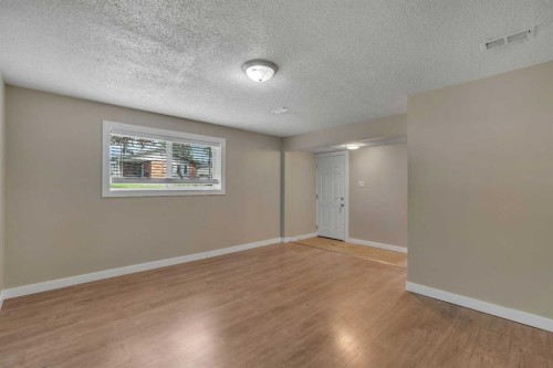 7621 23 Street Se, Calgary, AB 