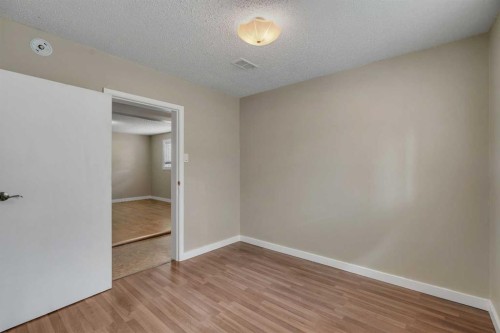 7621 23 Street Se, Calgary, AB 