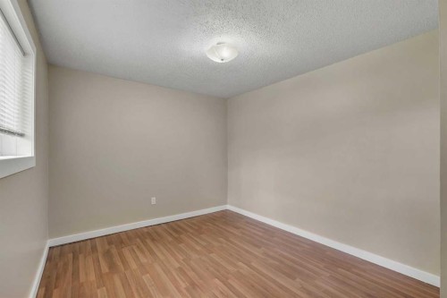7621 23 Street Se, Calgary, AB 