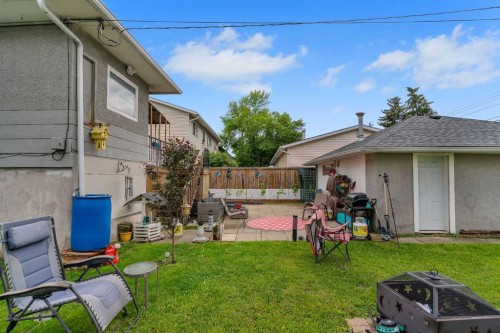 7621 23 Street Se, Calgary, AB 