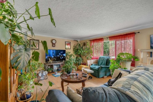 7621 23 Street Se, Calgary, AB 