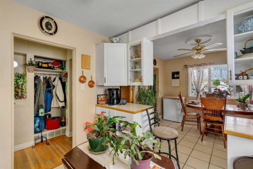 7621 23 Street Se, Calgary, AB 