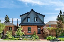 3216 17 Street SW Calgary, AB T2T 4N8