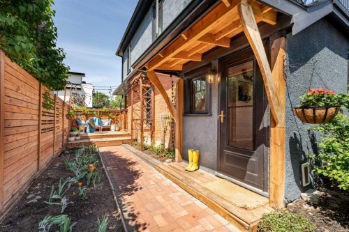 3216 17 Street Sw, Calgary, AB 