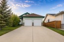 35 Maple Walk, Crossfield, AB 