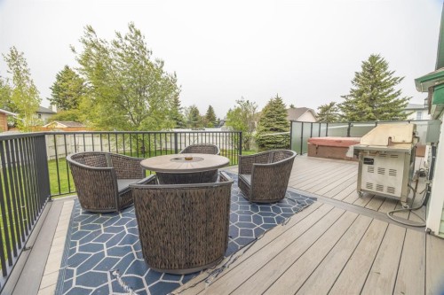 35 Maple Walk, Crossfield, AB 