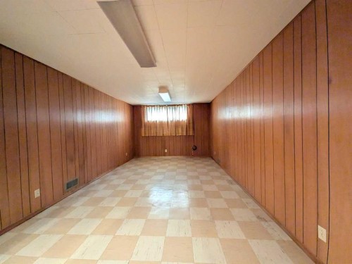 223 Allison Street, Acme, AB - Indoor Photo Showing Other Room