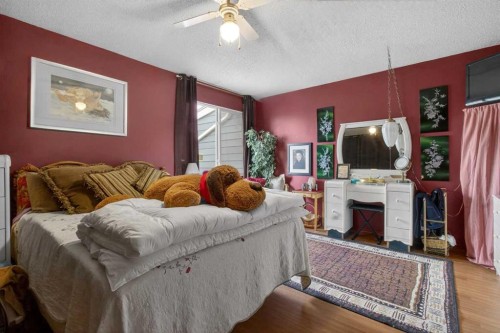 106-6223 31 Avenue Nw, Calgary, AB - Indoor Photo Showing Living Room