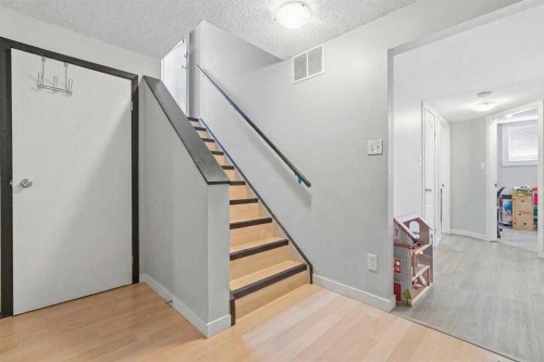 121 Sunbank Way Se, Calgary, AB 