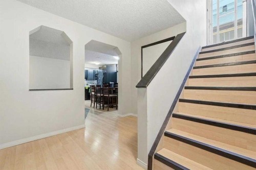 121 Sunbank Way Se, Calgary, AB 