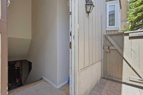121 Sunbank Way Se, Calgary, AB 