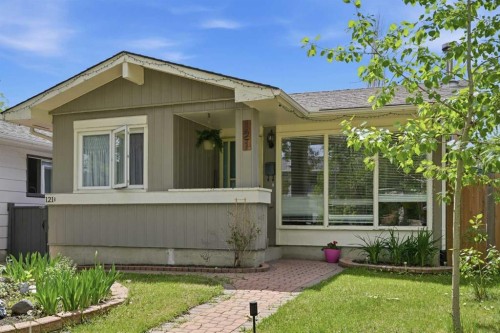 121 Sunbank Way Se, Calgary, AB 