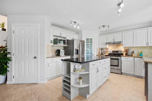 28 Mt Norquay Gate Se, Calgary, AB 
