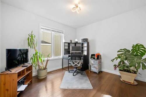28 Mt Norquay Gate Se, Calgary, AB 