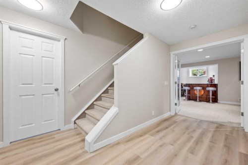 28 Mt Norquay Gate Se, Calgary, AB 