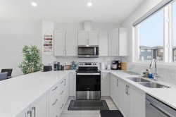 44 Amblefield Avenue NW Calgary, AB T3P 2C1