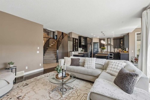 92 Panatella Crescent Nw, Calgary, AB 