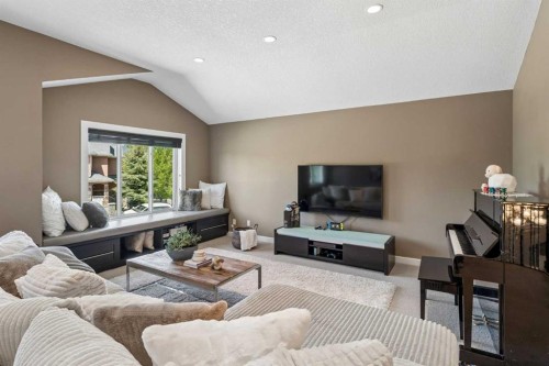 92 Panatella Crescent Nw, Calgary, AB 